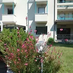Отель Flora