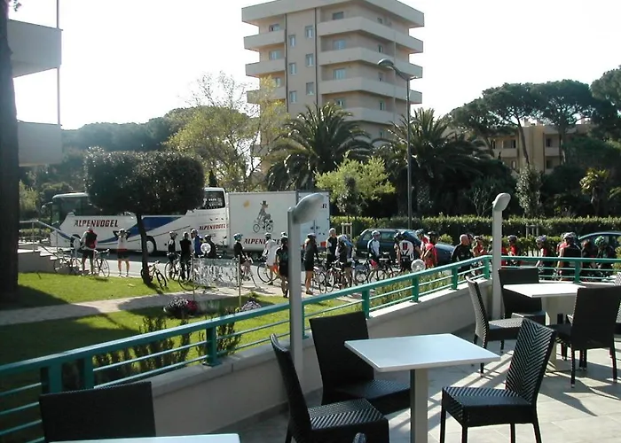 Hotel Flora Marina Di Bibbona