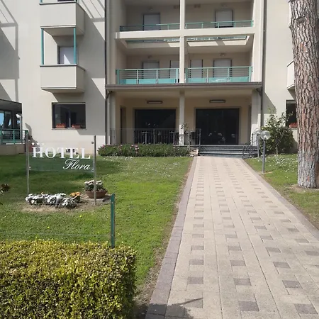 Hotel Flora 3*