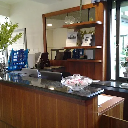 Hotel Flora 3*