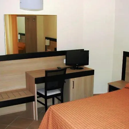 Hotel Flora 3*