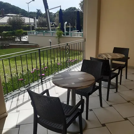 Flora Hotel Marina Di Bibbona